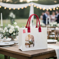Sac fourre-tout en feutre tendance avec fenêtre transparente, poignée en daim rouge, motif gaufré, réutilisable, sac à main cadeau de mariage personnalisable pour invité de mariage