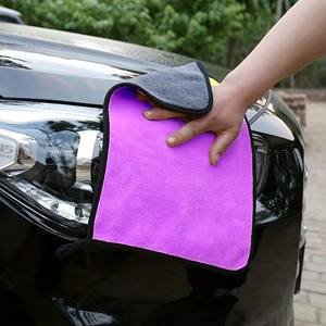 Serviettes en microfibre tissées violettes/grises 600 g/m² en velours corail à séchage rapide en polyester pour le lavage, le detailing automobile et le nettoyage domestique - Product Image 1