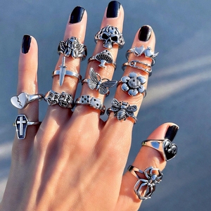 New Punk Vintage <span class=keywords><strong>Gothic</strong></span> <span class=keywords><strong>Metal</strong></span> Rings argento Black Angel Ring For Women Skeleton Female Set Ring For Women Jewelry Gifts - Product Image 1