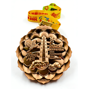 Medaglia Moderna Antica per Maratona in Lega di Zinco, Placcata in Oro, Argento e Bronzo, con Stampa Tipografica Musicale e Croce - Product Image 3