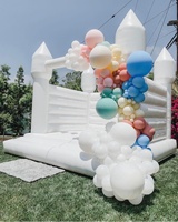 Château gonflable blanc de luxe pour mariage et fête, à vendre