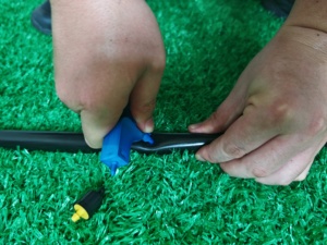 Aspersor <span class=keywords><strong>de</strong></span> Jardín con Engranaje <span class=keywords><strong>de</strong></span> 360° y 8 Orificios Ajustables, Modelo <span class=keywords><strong>Caperucita</strong></span> <span class=keywords><strong>Roja</strong></span>, para Riego por Goteo - Product Image 4