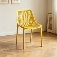 Chaise de salle à manger moderne en plastique respirant, légère et empilable, en PP, pour usage intérieur et extérieur