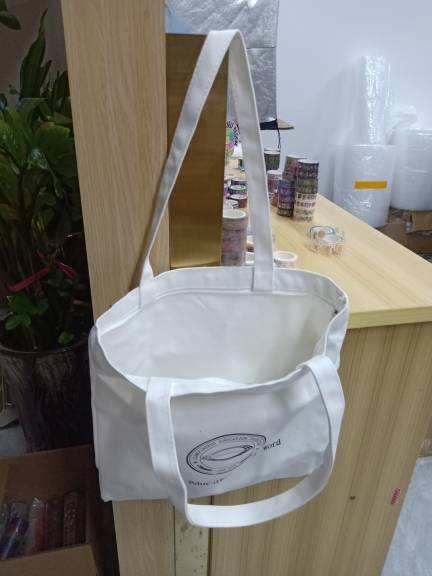 กระเป๋าโท้ท MARC Jacobs