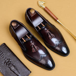 Chaussures en cuir véritable brodées à la main, style vintage, bout rond, chaussures habillées décontractées pour hommes, à enfiler, automne - Product Image 5