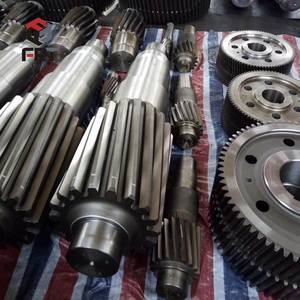 Fabrication sur mesure par le fabricant : Axe d'engrenage en aluminium usiné, Réducteur à vis sans fin et usinage d'axe correspondant - Product Image 3