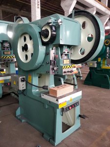 เครื่องปั๊มโลหะรุ่นใหม่ CHZOM ปี 2025 รุ่น Jb23-16 เครื่องเจาะแบบกลไก J23-10T เครื่องเจาะแบบ Blind Punching รุ่น J23-10T J23 - Product Image 2