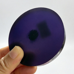 Pierre précieuse violette cultivée en laboratoire, méthode Czochralski, cristal synthétique brut pour la découpe de pierres précieuses - Product Image 1