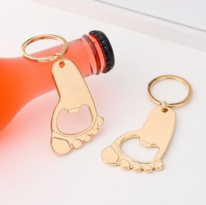 Porte-clés pour décapsuleur d'empreinte de bébé unique pour les cadeaux de douche de baptême de bébé pour les invités Souvenirs de nouveau-né - Product Image 4