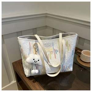 กระเป๋าสะพายไหล่ลายทางหลากสีสันสไตล์ลำลองสำหรับฤดูใบไม้ร่วงและฤดูหนาว รุ่น Z1009 - Product Image 3