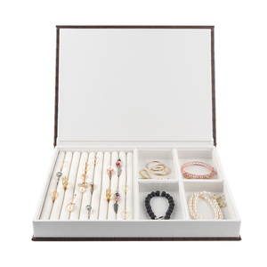 Boîte à bijoux en cuir PU en forme de livre, récupérable, grande capacité de rangement et d'organisation pour bagues, colliers et bracelets - Product Image 4