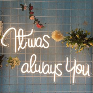Insegna al Neon 'IT Era Sempre Tu' per Decorazioni di San Valentino, Luci al Neon per Anniversari di Matrimonio - Product Image 6