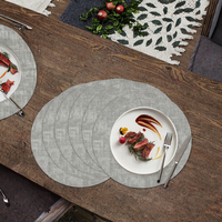 Sets de table gris en similicuir, imperméables, résistants à la chaleur, antidérapants, lavables et essuyables en vinyle pour table à manger