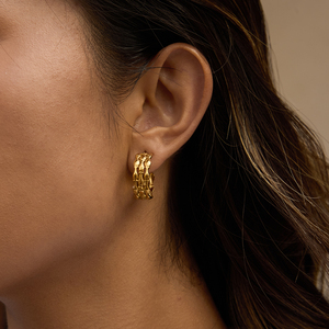 <span class=keywords><strong>Pendientes</strong></span> J&D de <span class=keywords><strong>triple</strong></span> capa en forma de C, chapados en <span class=keywords><strong>oro</strong></span> de 18 quilates, de acero inoxidable, tipo <span class=keywords><strong>aro</strong></span> abierto, colgantes, modernos, con círculos apilados. - Product Image 3