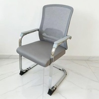 Chaises de conférence modernes, simples, personnalisables et confortables pour réunions, formations du personnel et bureaux