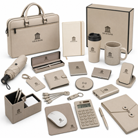 Créez votre propre solution de coffret cadeau d'entreprise avec logo personnalisé, fournitures de bureau, articles de boisson, sacs et accessoires pour événements professionnels