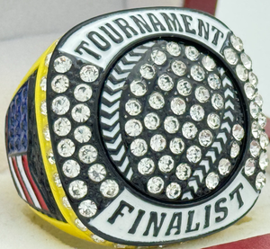 Anello Vintage in Lega Gialla con Gemma per Premiazione Campionato - Product Image 1