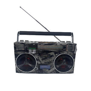 Haut-parleur Bluetooth gris à succès, stéréo, audio vintage, portable, radio cassette rétro pour l'extérieur - Product Image 2
