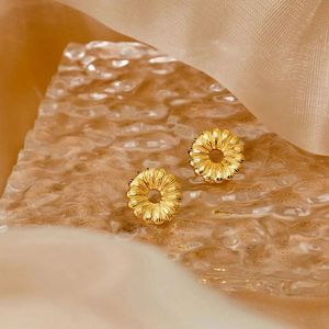 <span class=keywords><strong>Orecchini</strong></span> Pendenti Chris April Daisy in Argento Sterling 925 Placcato Oro 18k con Ciondolo a Fiore Opaco - Product Image 2