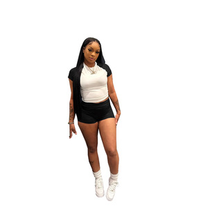 Ensemble sportif deux pièces pour femme TW733 : short taille haute et <span class=keywords><strong>t</strong></span>-<span class=keywords><strong>shirt</strong></span> décontracté à manches courtes raglan contrastant, avec <span class=keywords><strong>bandeau</strong></span> inclus - Product Image 4
