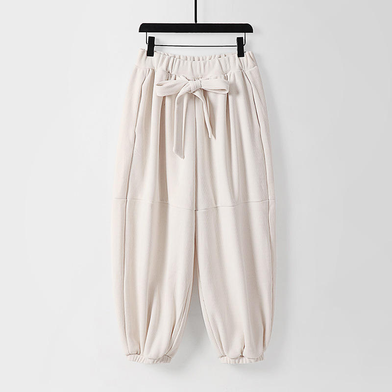 สีขาวเบจ