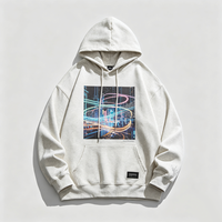 Sweat à capuche oversize ivoire Kornit DTG avec imprimé Neon City Light Trail, style Cyber Urbain Street