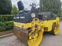 Rouleau compresseur compact d'occasion BOMAG BW138AD de 5 tonnes à double roue en acier, en bon état, d'origine Bomag