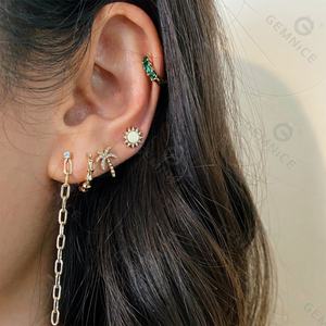 עגילי שמש מיני מצופים רודיום וציפוי זהב היפואלרגניים משובצים זירקוניה מעוקבת לנשים מבית ג'מנל ברס פאשן - Product Image 2