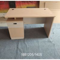 Bureau de direction en forme de L en MDF de style luxe léger avec armoire latérale éclairée et chaise de direction