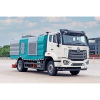 Camion balayeuse routière municipale Sinotruk HOWO, machine de balayage de voirie, véhicule aspirateur