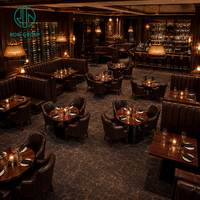 Ensemble de meubles de restaurant commercial sur mesure Ron Group, table ronde en bois, chaise en cuir confortable, banquette en forme de L