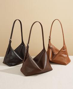 Sac Hobo Femme en Cuir Véritable Personnalisé Classique Bandoulière Fermeture Éclair Étanche Mode Bonbons Chaînes Simples - Product Image 2