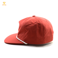 Aangepaste Ongestructureerde 5-Panel Snapback Cap Ademend Oranje Nylon Snel Droog Waterdicht Met Fruit Luipaard Patroon Touw Hoeden