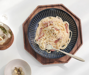 Assiette creuse en céramique à rayures verticales de style nordique, grande capacité, résistante à la chaleur, pour soupes, salades et pâtes, vente en gros - Product Image 3
