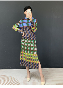 Nouvelle Collection Été 2026 : Robe Plissée Décontractée Miyake, Col Semi-Montant Coloré Tendance, Grande Taille – Vente en Gros de Vêtements - Product Image 5