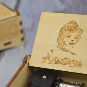 Carillon in Legno Personalizzato con Manovella, Meccanismo a Carica Manuale, Regali Unici, Collezioni, Scatola Musicale Antica Intagliata, Artigianato - Product Image 4