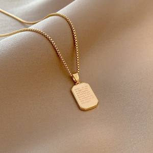 قلادة فاخرة أنيقة ذات تصميم مميز وراقٍ - Product Image 3