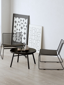 Silla de Comedor Nórdica Moderna de Madera Maciza y Hierro - Muebles para el Hogar Wu's Eslite para Uso en Exteriores - Product Image 5