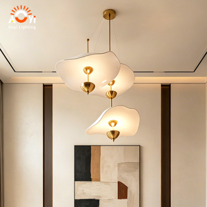 Lampadario Personalizzato a Foglia di Loto Grande, Lampada a Sospensione Moderna a 3 Teste per Hall di Hotel e Ville di Lusso - Product Image 1
