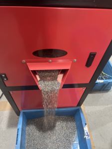 Machine à granuler le fil de cuivre compacte et portable 220v avec broyeur à cisaillement élevé pour fils flexibles à 2 conducteurs Usine Dubaï - Product Image 4