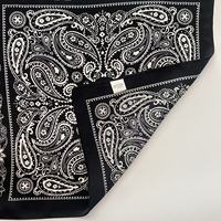 Foulard Carré 100% Soie 12 Mommes en Satin Froissé, 65x65 cm, Noir et Blanc, Imprimé Noix de Cajou, Style Décontracté pour Musulmanes, Impression Numérique