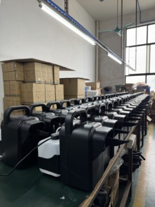 Machine à neige industrielle et générateur de flocons de neige - Machine à neige de qualité commerciale avec télécommande pour Noël/mariage - Product Image 4