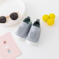 Chaussures-chaussettes grises en tricot pour bébé, premières chaussures de marche, respirantes, souples, semelle TPE antidérapante avec languette de traction, vente en gros