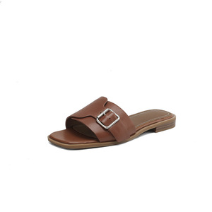 Sandalias Planas de Cuero con Hebilla Metálica y Correa Delantera y Trasera, Estilo Veraniego, Tendencia de Moda, Casuales, para Vacaciones y Playa - Product Image 2