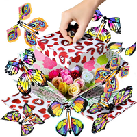 Boîte Cadeau Explosive Papillon Volant Motif Cœur - Jouets et Fleurs pour Célébrer les Femmes, les Hommes, les Meilleurs Amis, Maman, la Saint-Valentin