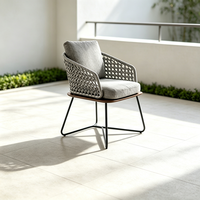 Ensemble table et chaises en rotin d'extérieur pour jardin, cour, balcon, café, salon de thé ou espace lounge extérieur