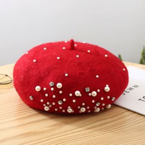 หมวกเบเร่ต์ขนสัตว์ผู้หญิงสีพื้นประดับไข่มุกหินระยิบระยับสำหรับฤดูหนาว - Product Image 5