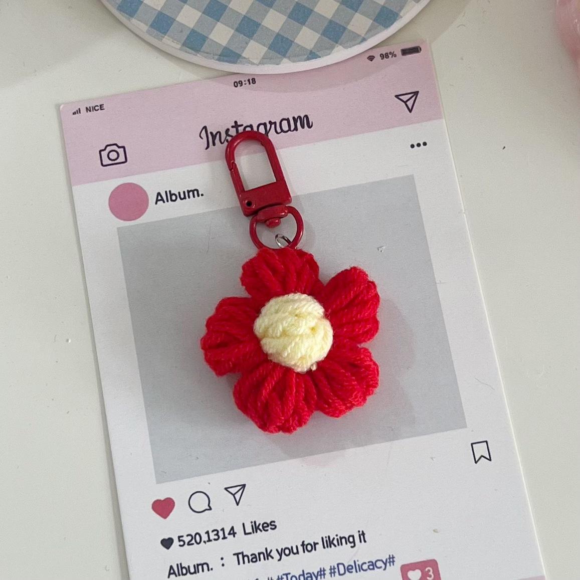 Porte-clés fleur en laine - rouge