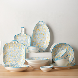 Ensemble d'assiettes et de bols en porcelaine durable à motifs scéniques de style bohème pour l'exportation - Product Image 4