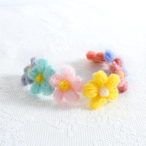 Adorno para Collar de Perro o Gato, Hecho a Mano, Elegante, Clásico, de Terciopelo, con Diseño Floral de Girasol - Product Image 5